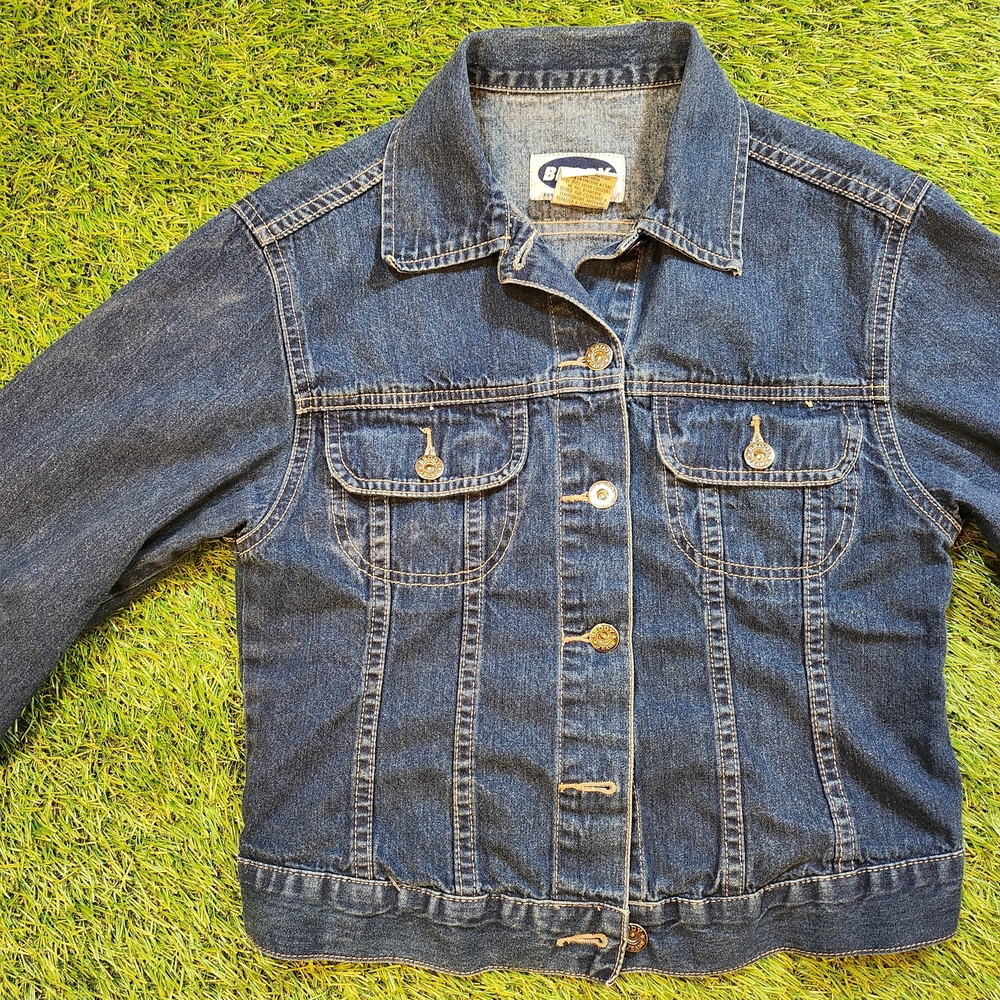 Vintage Classic Blue Denim Jean Jacket. 90s Or Y2K. shorter Crop Type Fit